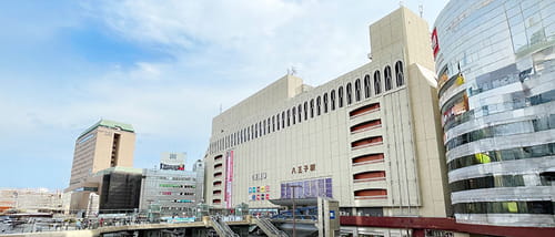 八王子駅前の商業施設の写真